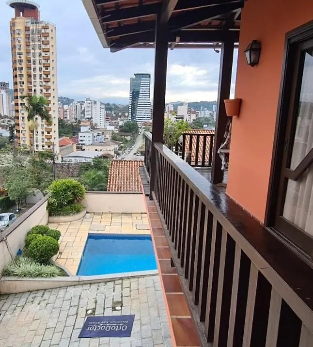 Rum i privatbostad Suite Theo Blumenau